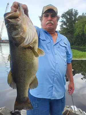 Bob Stonewater's Trophy Bass Guide Service